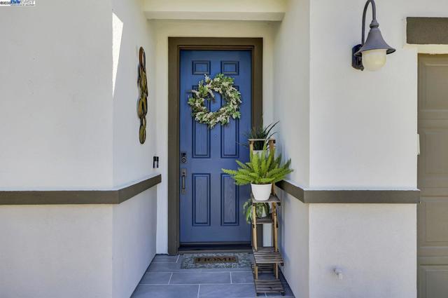 4014 Kenwood Cir, Oakley CA: https://media.crmls.org/mediaz/7114a19c-649b-49ec-85de-f4a613c7658c.jpg
