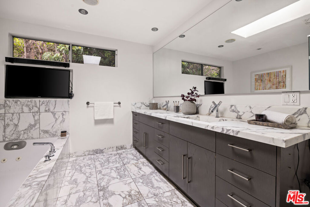 MLS #26835705 image #18