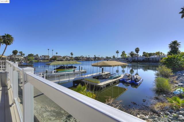 5106 Cabrillo Pt, Discovery Bay CA: https://media.crmls.org/mediaz/71154488-6629-432b-835a-11df75ddbf67.jpg