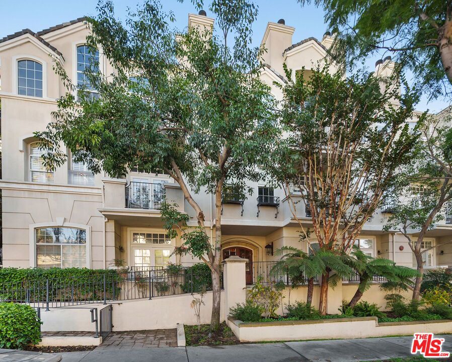 11680 Montana Avenue #104