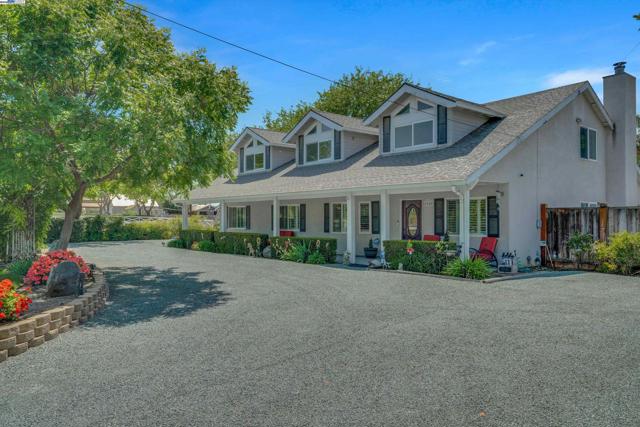 1969 Buena Vista Ave, Livermore CA: https://media.crmls.org/mediaz/7115987e-11ee-4c65-a4b3-ce24c5344e69.jpg