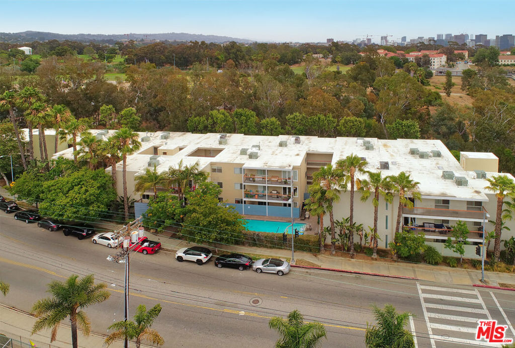 330 S Barrington Avenue #312