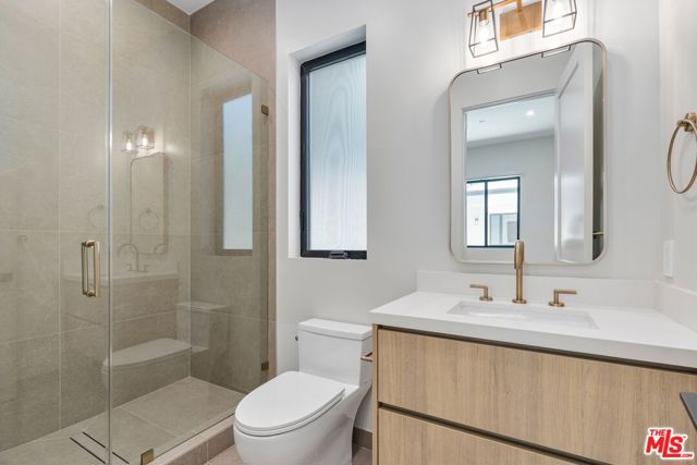 4647 Morse Avenue, Sherman Oaks CA: https://media.crmls.org/mediaz/711650c4-d735-4bdf-9e6f-478f30fd3898.jpg