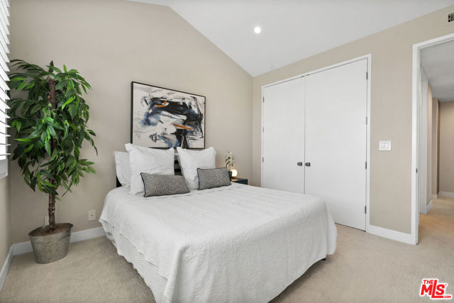 2142 Century Park Lane, Los Angeles CA: https://media.crmls.org/mediaz/711669f4-90b9-4e4e-84b8-50a4e3d5e90e.jpg