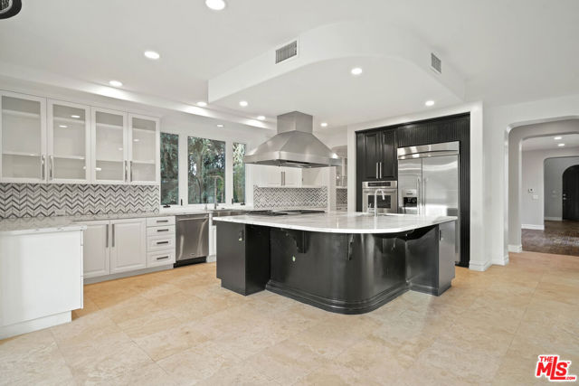 5309 Louise Avenue, Encino CA: https://media.crmls.org/mediaz/71168bfc-cd1d-4530-9417-633c741f6eab.jpg