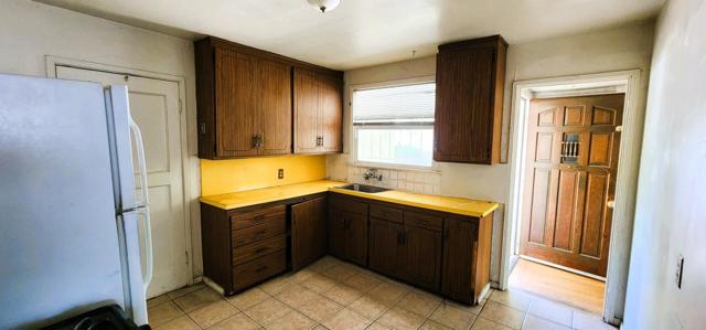300 Catron Drive, Oakland CA: https://media.crmls.org/mediaz/71170250-1c57-49b3-9e07-2cf84ead794f.jpg