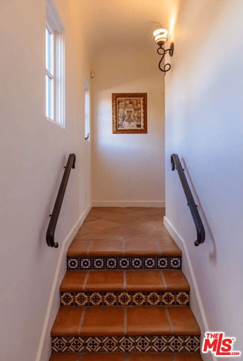 202 Canada Street, Ojai CA: https://media.crmls.org/mediaz/7117041d-4ee9-41c3-9c4d-3eecaa2661c7.jpg