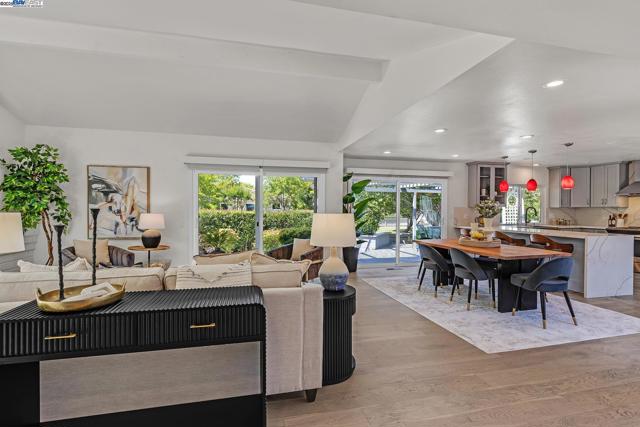 551 Cambrian Way, Danville CA: https://media.crmls.org/mediaz/71171cce-16aa-4705-a080-cb6a541eed30.jpg