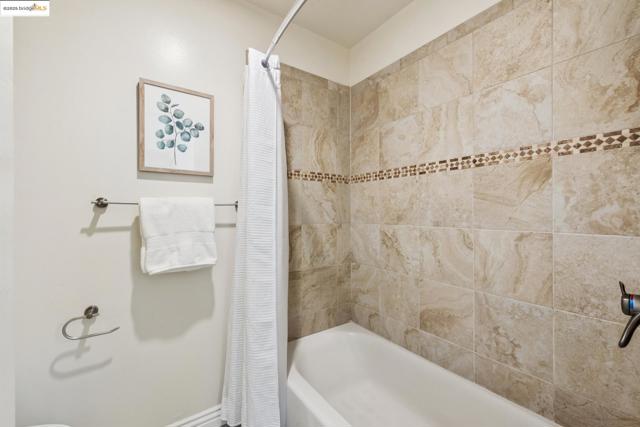 85 Vernon St, Oakland CA: https://media.crmls.org/mediaz/711a72ce-dab8-42c1-9500-75514b93e1f6.jpg