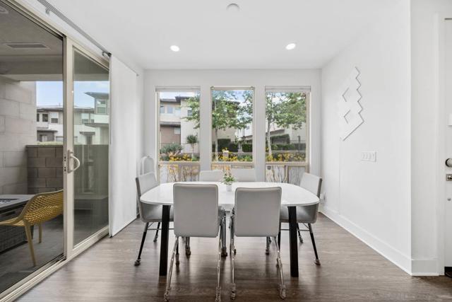 2335 Aperture Circle, San Diego CA: https://media.crmls.org/mediaz/711a8d54-78e0-4d4d-b3bf-eba408f02cf7.jpg