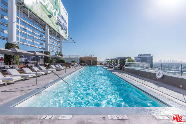 6250 Hollywood Boulevard, Los Angeles CA: https://media.crmls.org/mediaz/711b14a4-a6bd-4822-8851-d17f495fac61.jpg