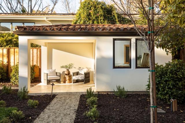 1307 University Avenue, Palo Alto CA: https://media.crmls.org/mediaz/711b2bd3-de99-40ee-b3b1-c19f6de1b49b.jpg