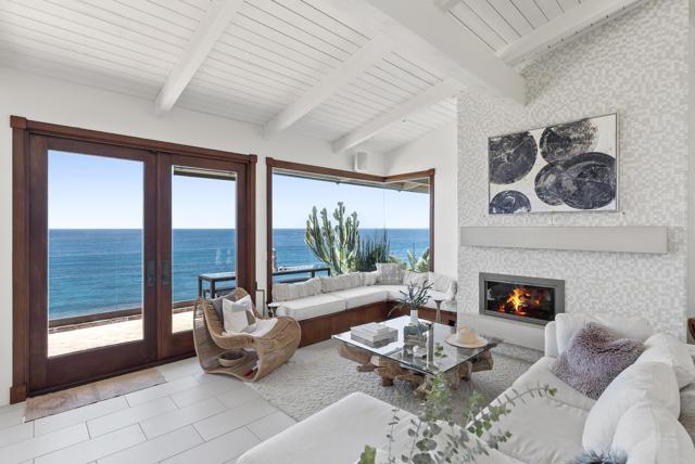 Detail Gallery Image 4 of 31 For 1370 Neptune Ave, Encinitas,  CA 92024 - 4 Beds | 4/1 Baths