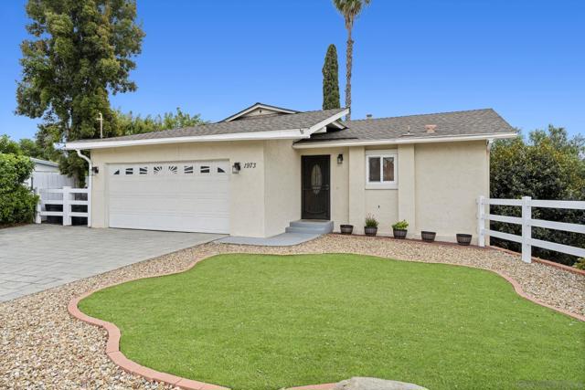 1973 Kinross Ct, Escondido CA: https://media.crmls.org/mediaz/711be318-5923-46b6-aa39-4f65cff5279f.jpg