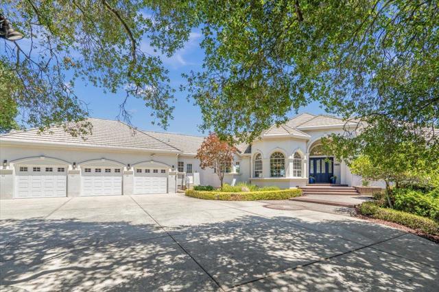8710 Wild Iris Drive, Gilroy CA: https://media.crmls.org/mediaz/711c3cee-5038-48ca-a502-c5042540d48f.jpg