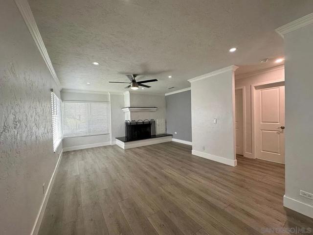 4875 77 Normandie, La Mesa CA: https://media.crmls.org/mediaz/711cac5c-2d0b-422e-8b65-5433971c27dc.jpg