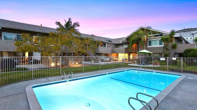 2517 Navarra Drive, Carlsbad CA: https://media.crmls.org/mediaz/711cad9b-dd5a-431a-90c5-f5423dcb1c30.jpg