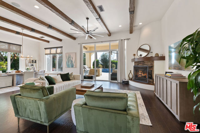 81945 Elynor Court, La Quinta CA: https://media.crmls.org/mediaz/711cda1a-4cb7-49b1-a1a1-bce3e0c4a5cc.jpg