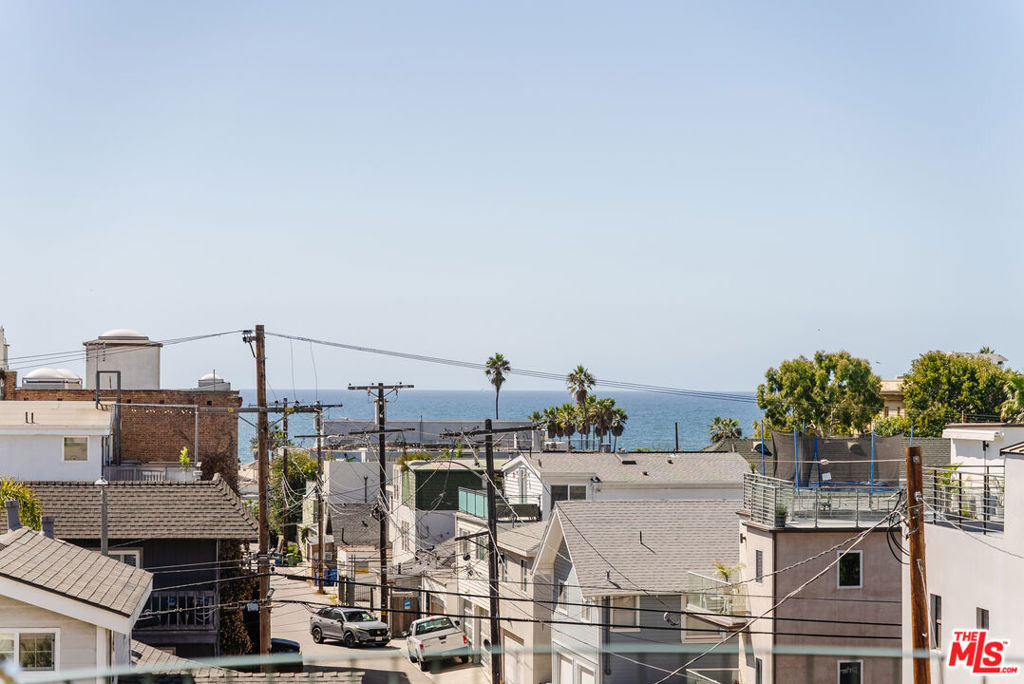 https://media.crmls.org/mediaz/711d646f-0f50-4d46-b239-8fb3108bbb8e.jpg?preset=X-Large