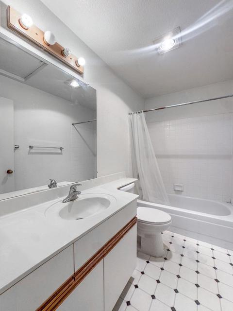 6923 Chantel Court, San Jose CA: https://media.crmls.org/mediaz/711d77dd-4ea7-43df-833e-3ec72156134e.jpg