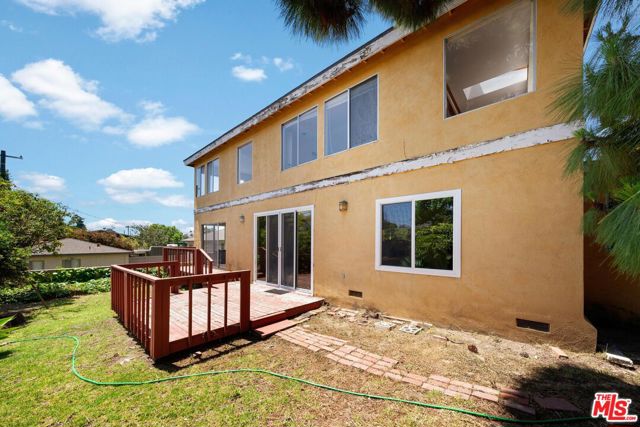 3512 Inglewood Boulevard, Los Angeles CA: https://media.crmls.org/mediaz/711d8026-ea2b-41a3-a051-6d4a1a6ada37.jpg