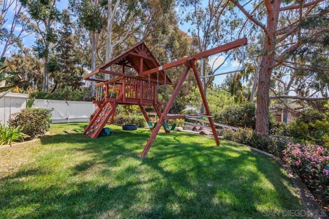 528 Flores de Oro, Rancho Santa Fe CA: https://media.crmls.org/mediaz/711da860-eda7-4c2a-aa0b-132c59fd553b.jpg