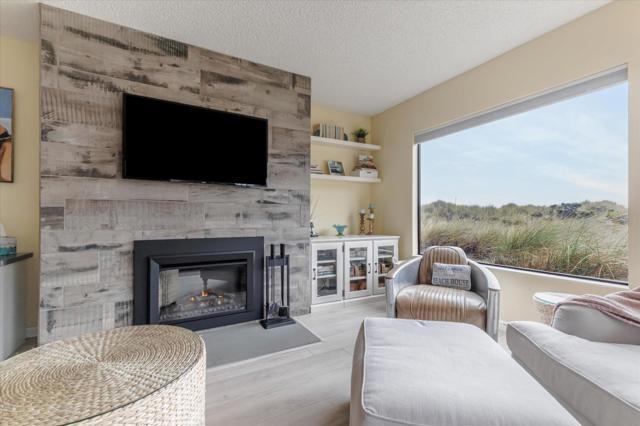 101 Shell Drive, Watsonville CA: https://media.crmls.org/mediaz/711dbfe6-b51e-47cc-a517-7e3c29b6aab4.jpg