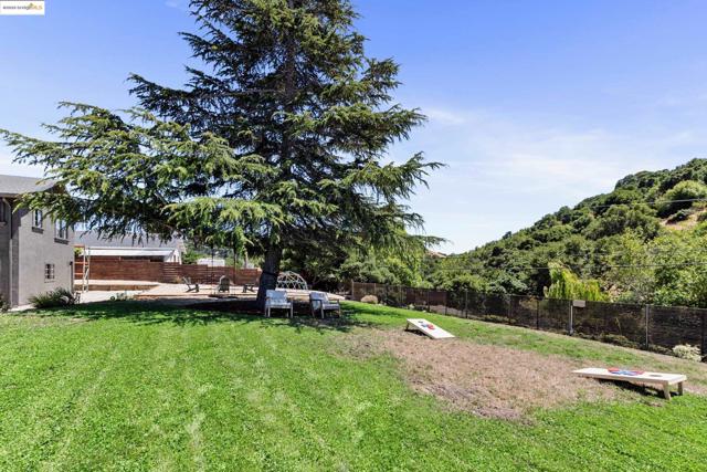 2391 Rancho Rd, El Sobrante CA: https://media.crmls.org/mediaz/711df1a8-e4c9-40bb-b9ac-44a1b5ebc146.jpg