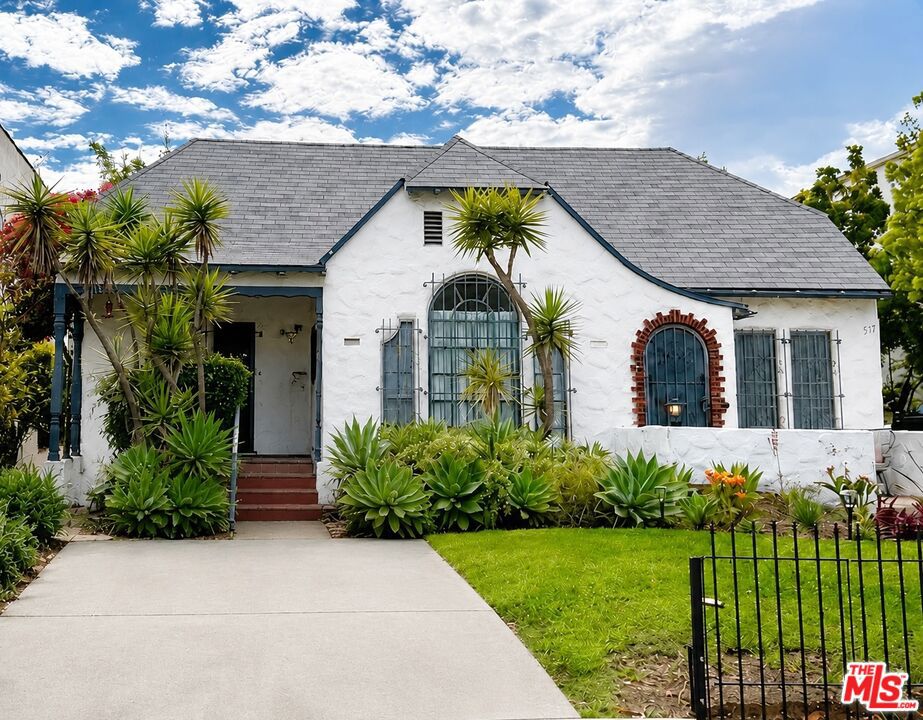 Multifamily at 515 N Hayworth Avenue