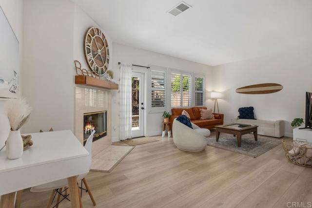 646 Sumner Way, Oceanside CA: https://media.crmls.org/mediaz/711ebee3-2ecc-4a76-9949-e40958e81856.jpg