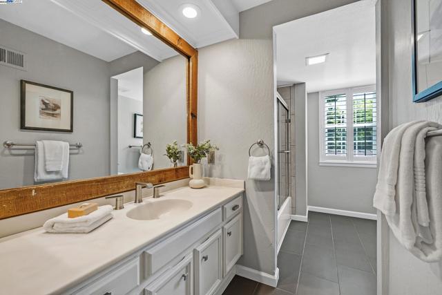 519 Ellesmere Dr, Walnut Creek CA: https://media.crmls.org/mediaz/711f9537-c0d2-401c-b6de-d657368d0378.jpg