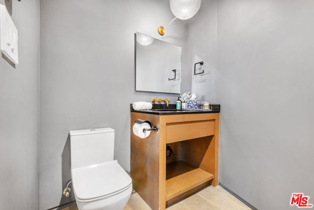 727 N Beverly Glen Boulevard, Los Angeles CA: https://media.crmls.org/mediaz/711fd17c-ed01-4f4b-a191-b663a06b8a77.jpg