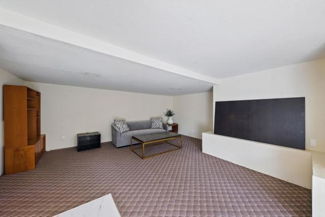 1035 Macadamia Drive, Hillsborough CA: https://media.crmls.org/mediaz/71201d22-4a76-4f0a-a7eb-66d44319b5fb.jpg
