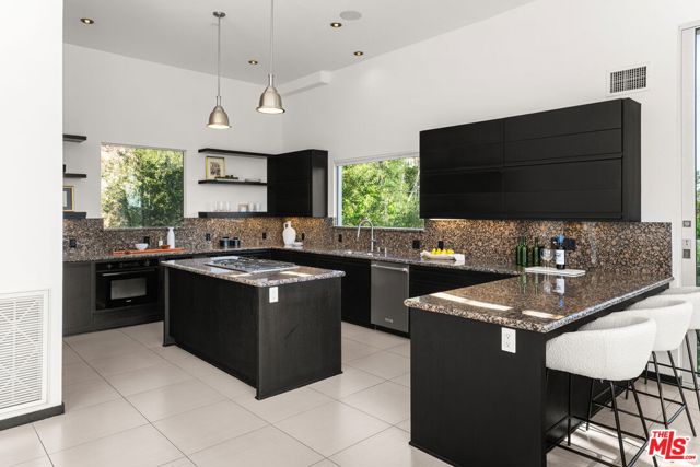 933 Bluegrass Lane, Los Angeles CA: https://media.crmls.org/mediaz/7120c12d-84a5-460f-9fe5-78c65c15cefb.jpg