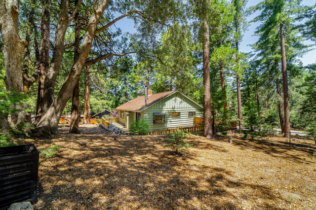 52551 Pine Ridge Road, Idyllwild CA: https://media.crmls.org/mediaz/71238c2c-1742-48ac-a914-fa35b933d92d.jpg