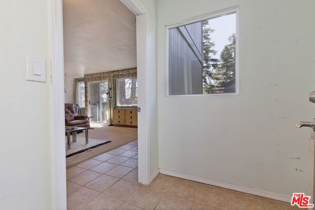 1629 Majestic Pines Drive, Mammoth Lakes CA: https://media.crmls.org/mediaz/7123b14e-6641-4196-b090-b169ec783766.jpg