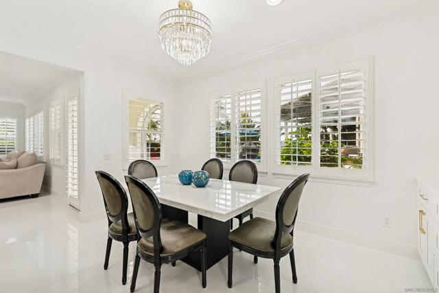 6911 Goldstone Rd, Carlsbad CA: https://media.crmls.org/mediaz/712516f1-7c4f-4084-a962-9ffbfe16fd7a.jpg
