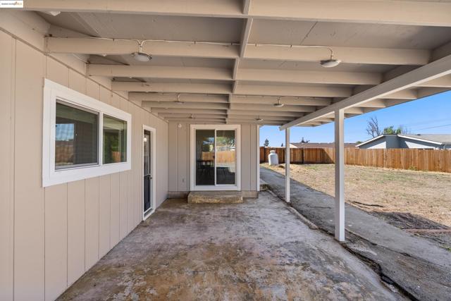 3393 Gateway Rd, Bethel Island CA: https://media.crmls.org/mediaz/712524f0-80ab-42e1-bc0b-569f5831d284.jpg