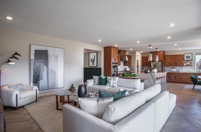 7130 Rece Lane, Gilroy CA: https://media.crmls.org/mediaz/71255751-781c-45ef-b49a-921769379094.jpg