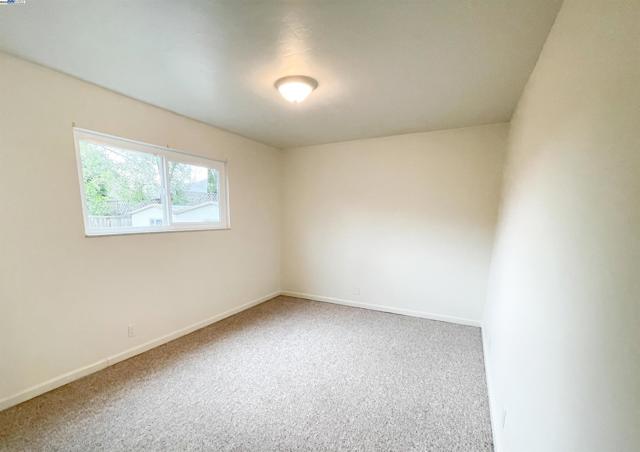 2120 Encinal, Alameda CA: https://media.crmls.org/mediaz/71256ffb-ebdf-418d-8f75-c6b1c636726f.jpg