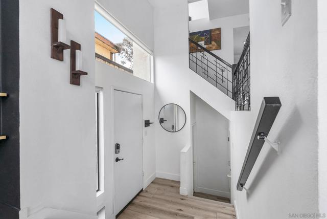 3535 Columbia St, San Diego CA: https://media.crmls.org/mediaz/7125a26e-feb5-46c4-9b16-e5549702ba7c.jpg