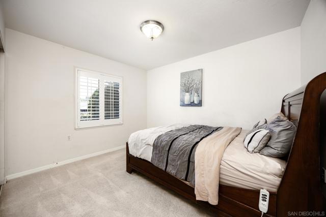 12466 Senda Rd, San Diego CA: https://media.crmls.org/mediaz/7125ae4d-d040-4f9b-bd7a-1934942fee1d.jpg