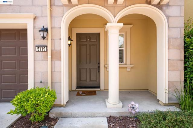 5119 Rowan Drive, San Ramon CA: https://media.crmls.org/mediaz/712623ad-b900-43dd-b4f0-12d5029ed144.jpg