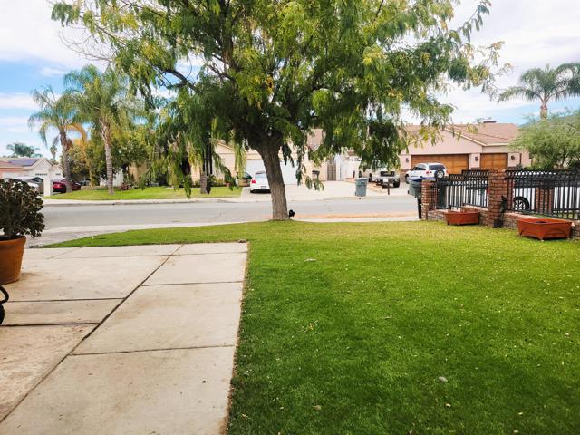 1992 Warwick Street, San Jacinto CA: https://media.crmls.org/mediaz/71264ae9-c341-4648-a535-884d3e89c1dc.jpg