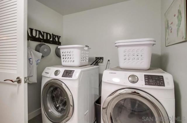 240 B Avenue, Coronado CA: https://media.crmls.org/mediaz/71267427-5d75-40ee-b9c3-cce6c19837b7.jpg