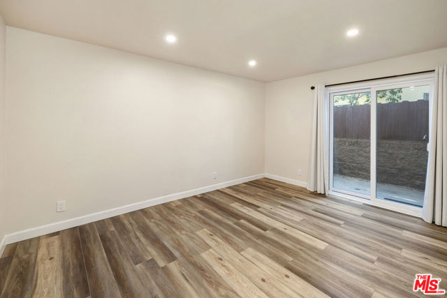 333 W Alameda Avenue, Burbank CA: https://media.crmls.org/mediaz/712676e6-dd76-4c73-a65b-02ba0b916aa5.jpg
