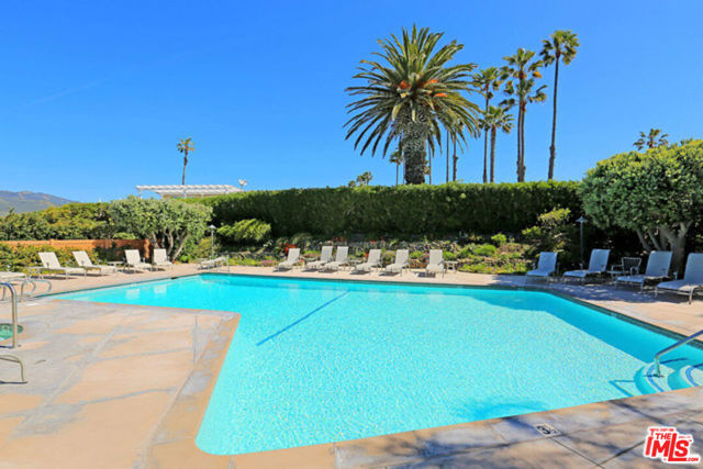 6789 Shearwater Lane, Malibu CA: https://media.crmls.org/mediaz/7126863c-d2bd-45aa-bd7c-22060e9a2637.jpg