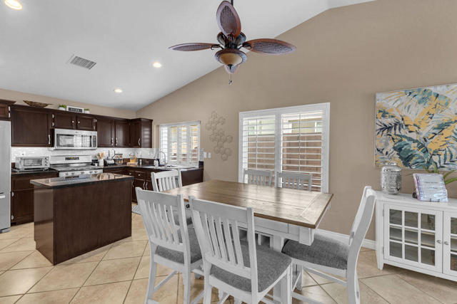 44310 Villeta Drive, La Quinta CA: https://media.crmls.org/mediaz/71271b0a-4244-4ac2-9917-88cee84958a2.jpg