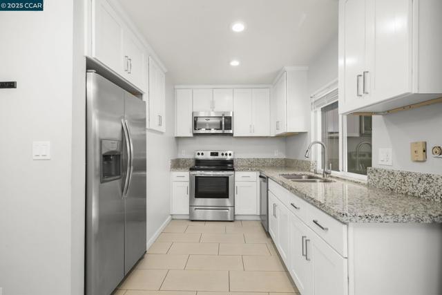 2830 Royal Ann Ln, Concord CA: https://media.crmls.org/mediaz/712752c3-d500-4315-99bb-6c8d6712445d.jpg