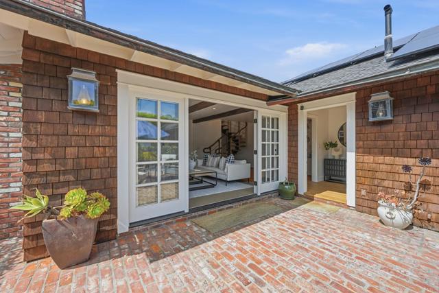 Detail Gallery Image 5 of 54 For 1820 Coast Bld, Del Mar,  CA 92014 - 4 Beds | 3/1 Baths